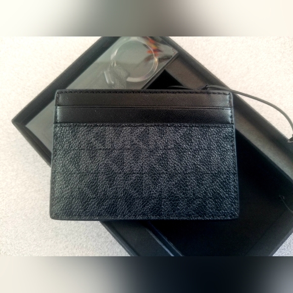 MK Cardholder and Keychain Set - Picture 4 of 6